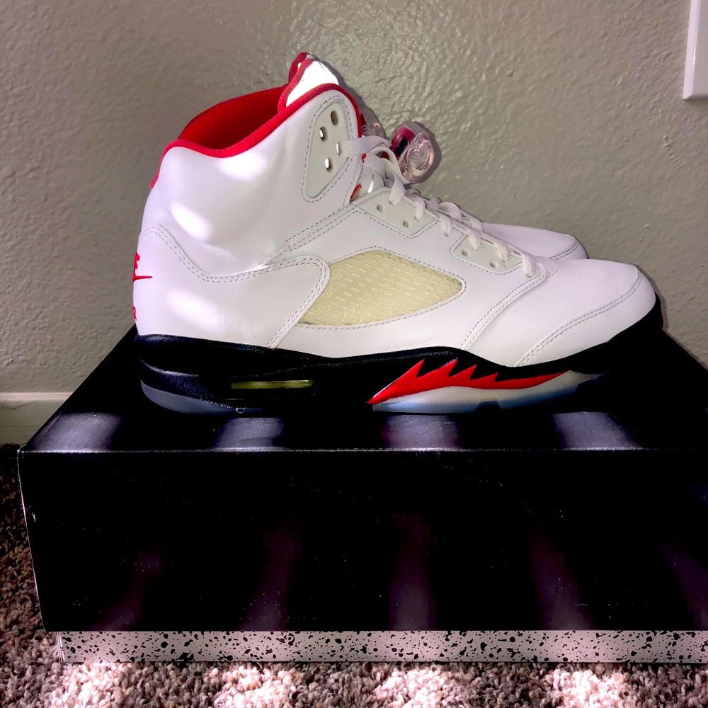 Jordan Retro 5 Fire Red